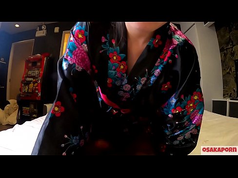 ❤️ Keçika ciwan a cosplay ji seksê hez dike ku bi orgazmê bi şûjinek di hespêk û blowjob de. Keçika Asyayî ya bi pisîka porî û bi cil û bergên kevneşopî yên Japonî di vîdyoya amator de ku masturbasyona bi pêlîstokên qijikê nîşan dide. Sakura 3 OSAKAPORN. ❤ Porno li ku.sexvideosex.top